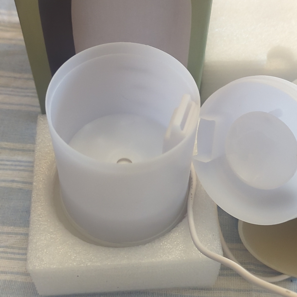 Aroma Diffuser - Black and White - Picture 6 of 6